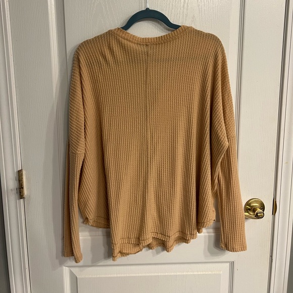 NWT out from under jojo oversized thermal button-front top - Picture 3 of 4